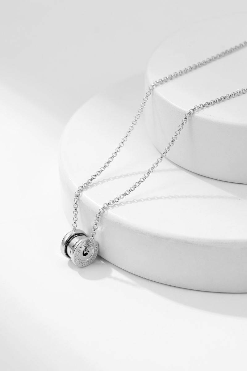 Bv1g*ai necklaces